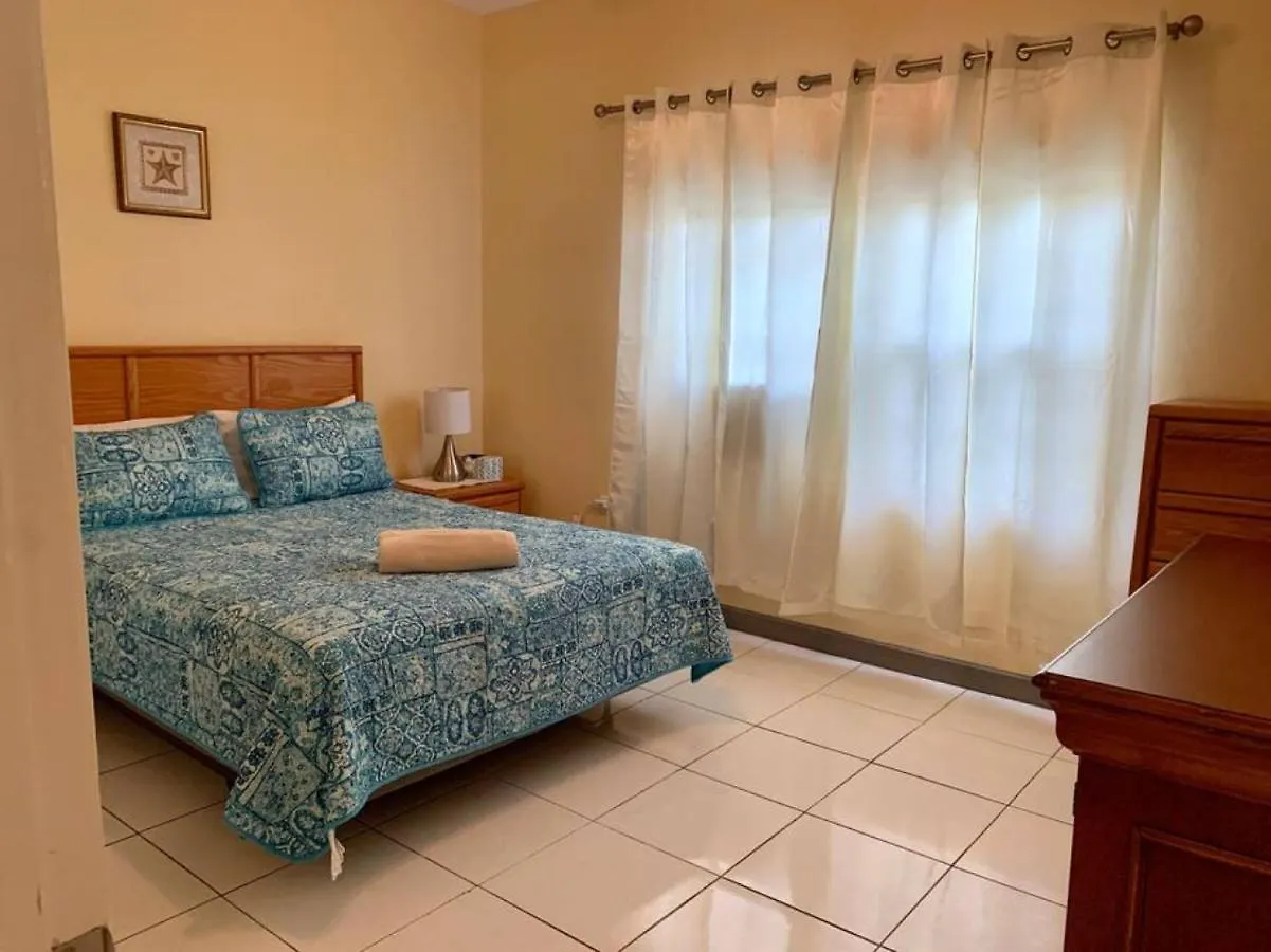Suite 2, Blue Pavilion - Steps To Beach - Car, Value, Service West Bay Appartamento