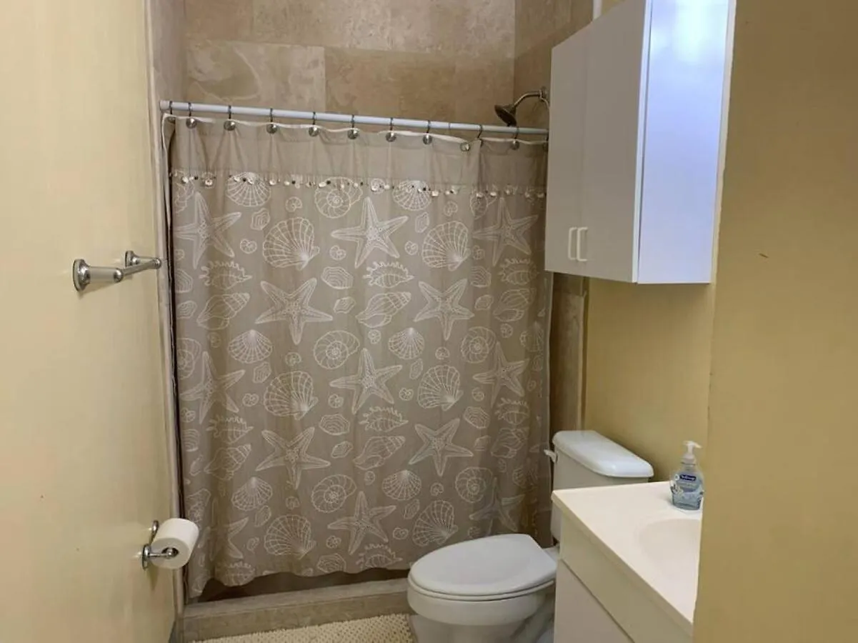 Suite 2, Blue Pavilion - Steps To Beach - Car, Value, Service West Bay 0*,  Kajmán-szigetek